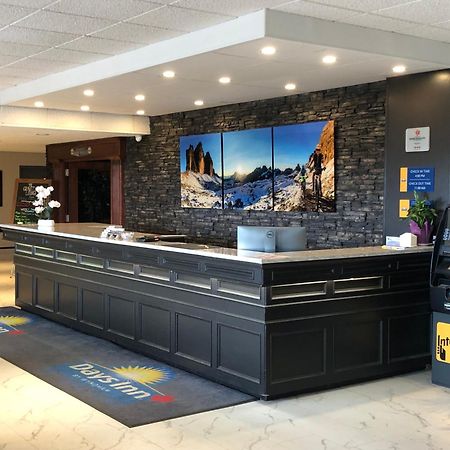 Days Inn & Conference Centre By Wyndham Camrose Norsemen Exteriér fotografie