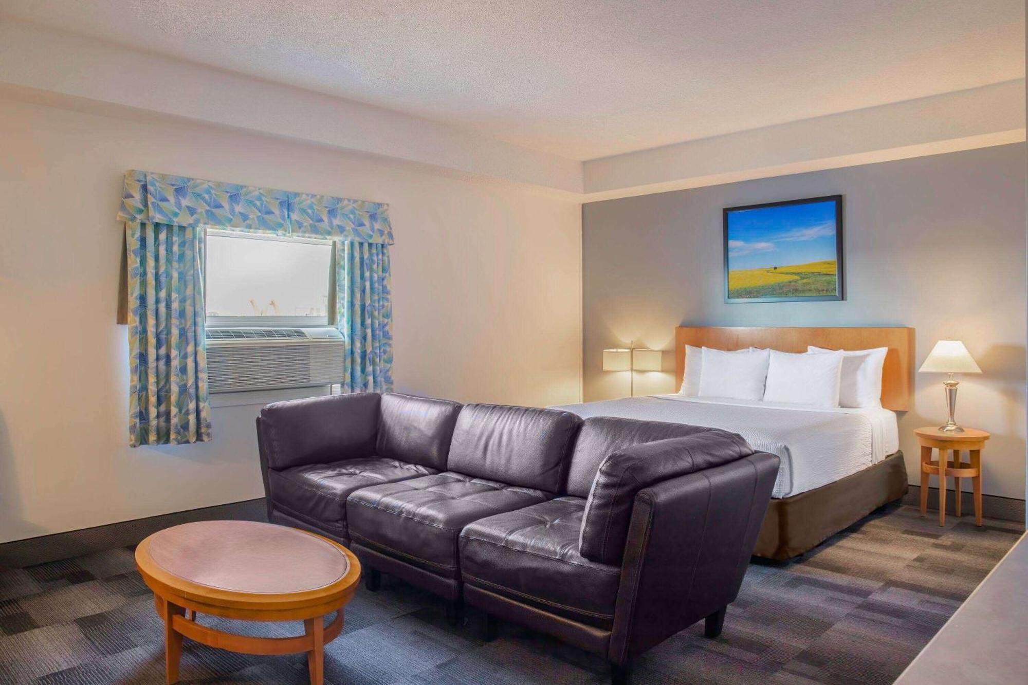 Days Inn & Conference Centre By Wyndham Camrose Norsemen Exteriér fotografie