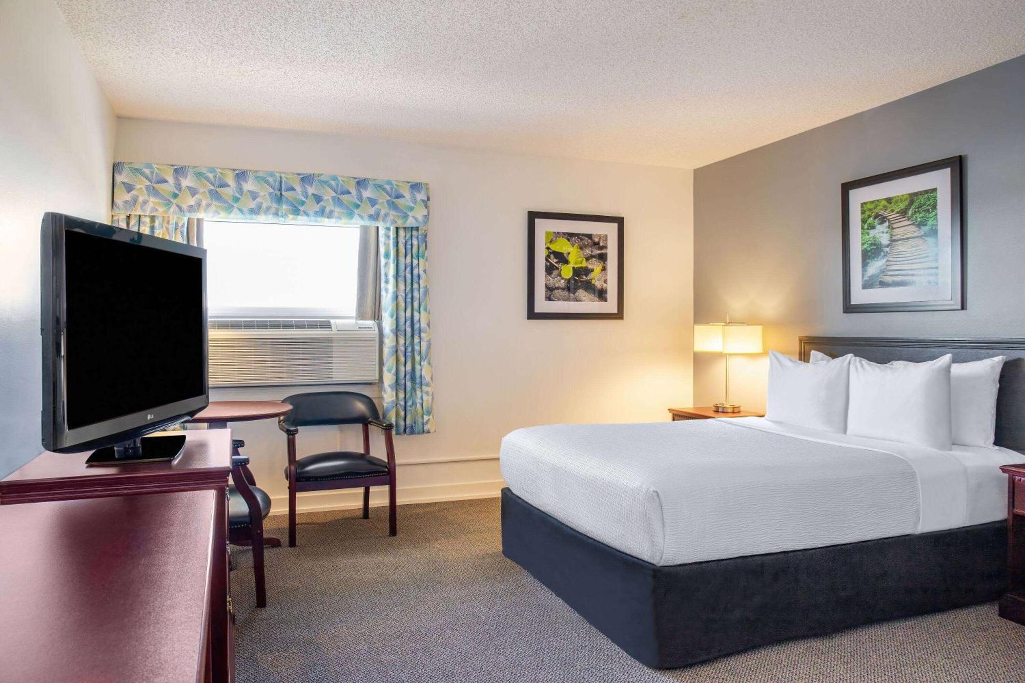 Days Inn & Conference Centre By Wyndham Camrose Norsemen Exteriér fotografie